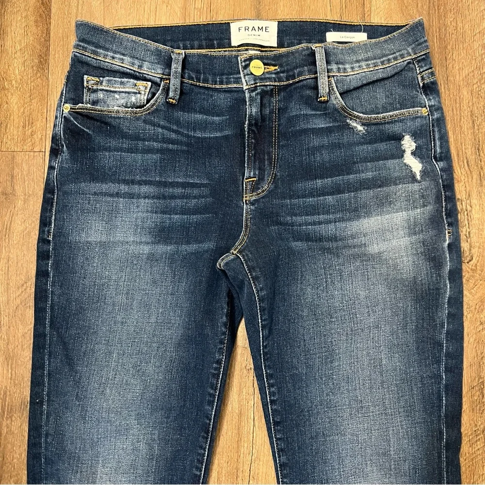 FRAME Le Garcon Mid Rise Distressed Slim Boyfriend Jeans in Azure‎ Size 27